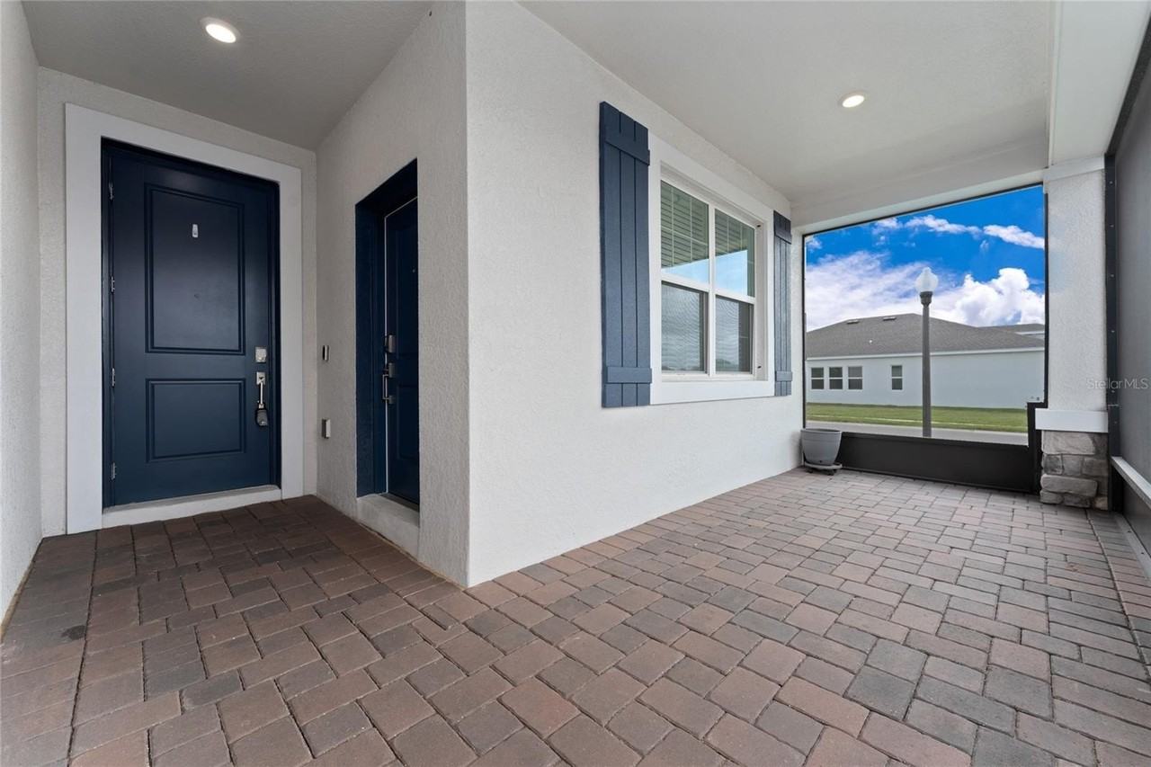 4751 Waltham Forest Dr - Photo 3 of 32