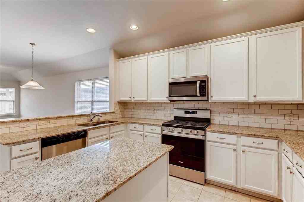 801 Hawk Valley Dr - Photo 3 of 10