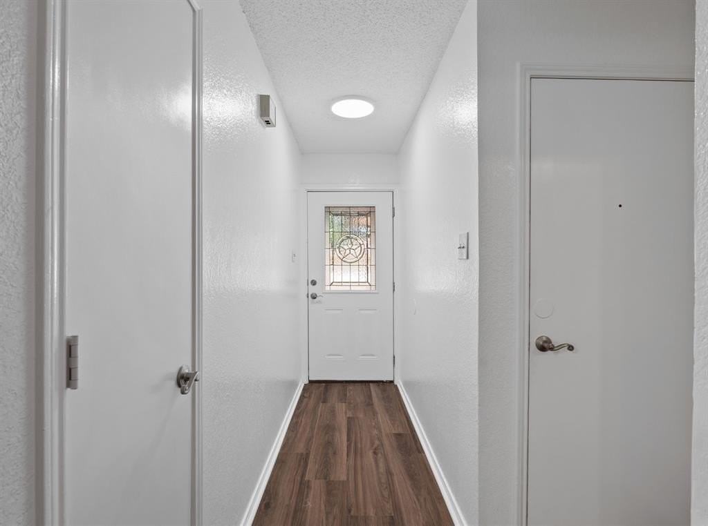 6007 Brentcove Drive - Photo 3 of 35