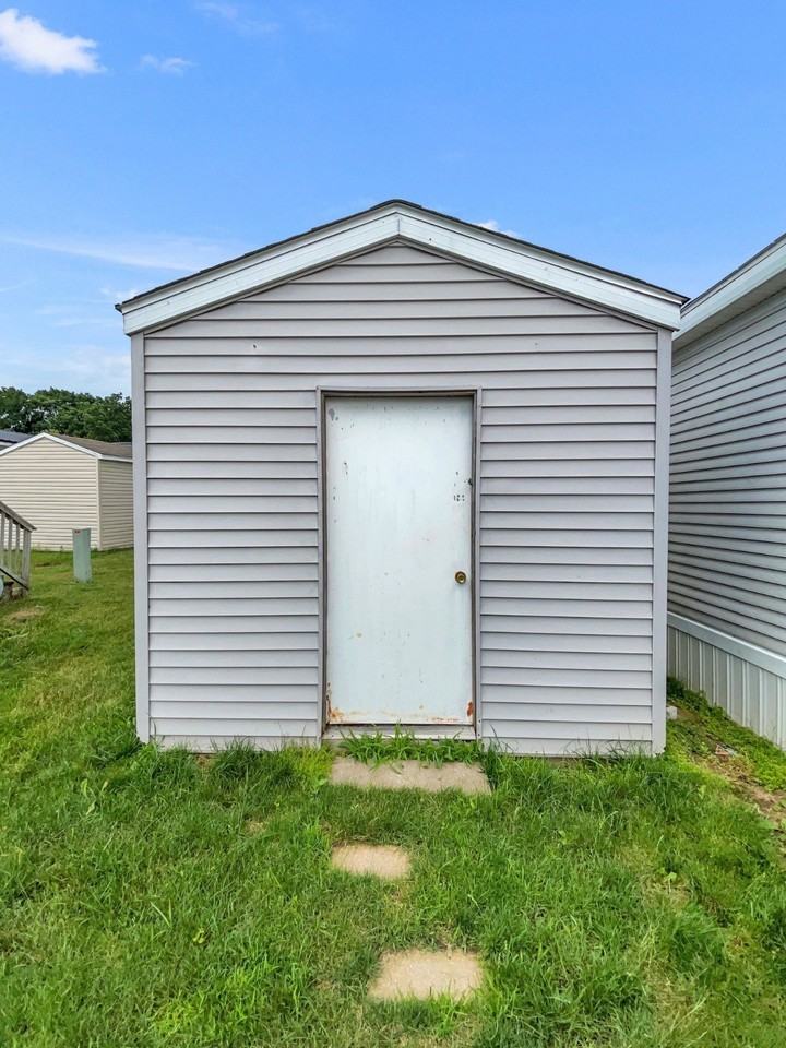 8419 8419 Quill Drive - Photo 4 of 31