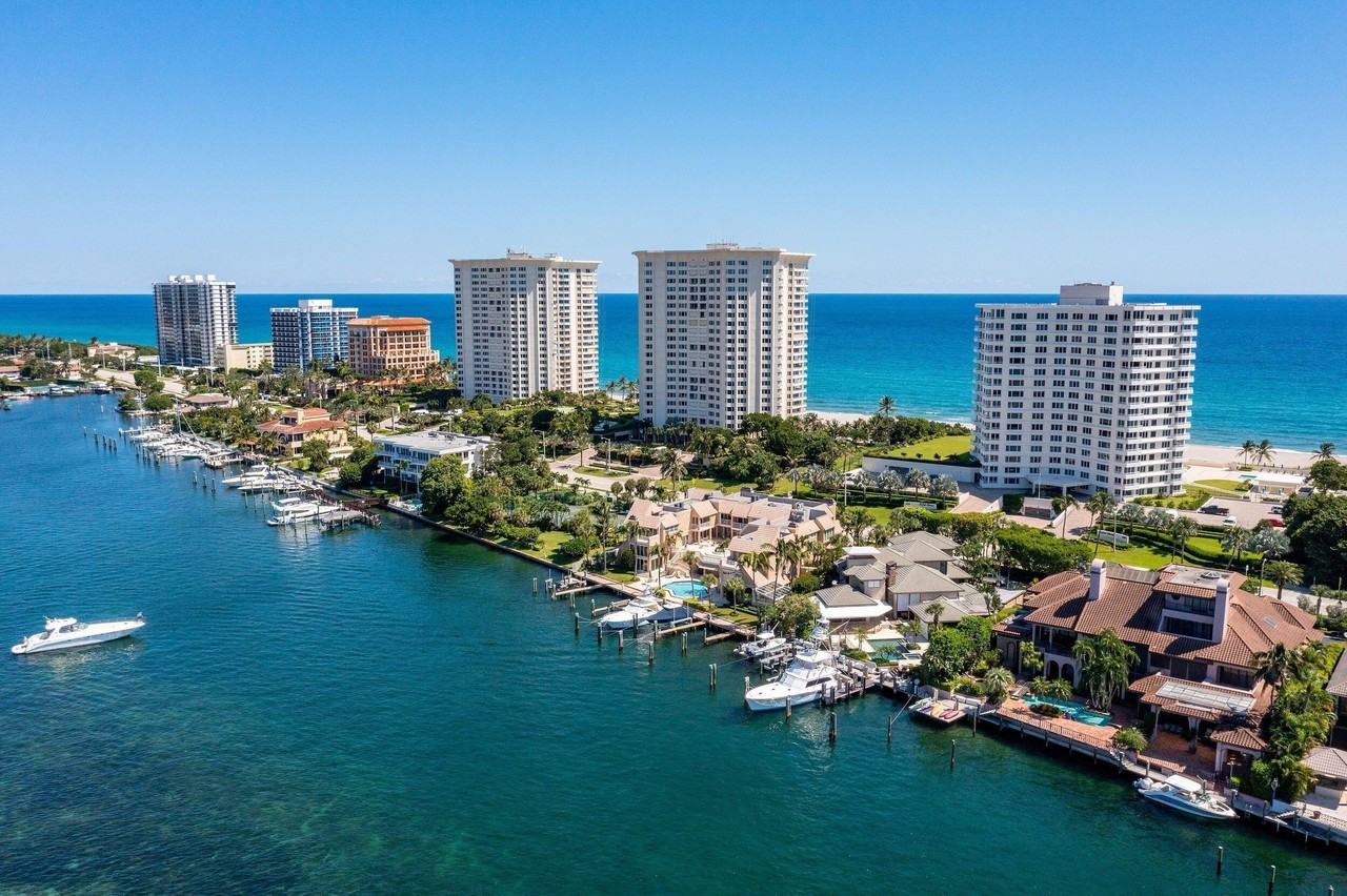 555 S Ocean Blvd #4 - Photo 4 of 39