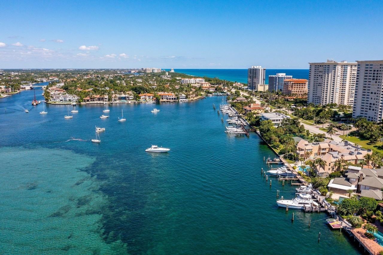 555 S Ocean Blvd #4 - Photo 5 of 39