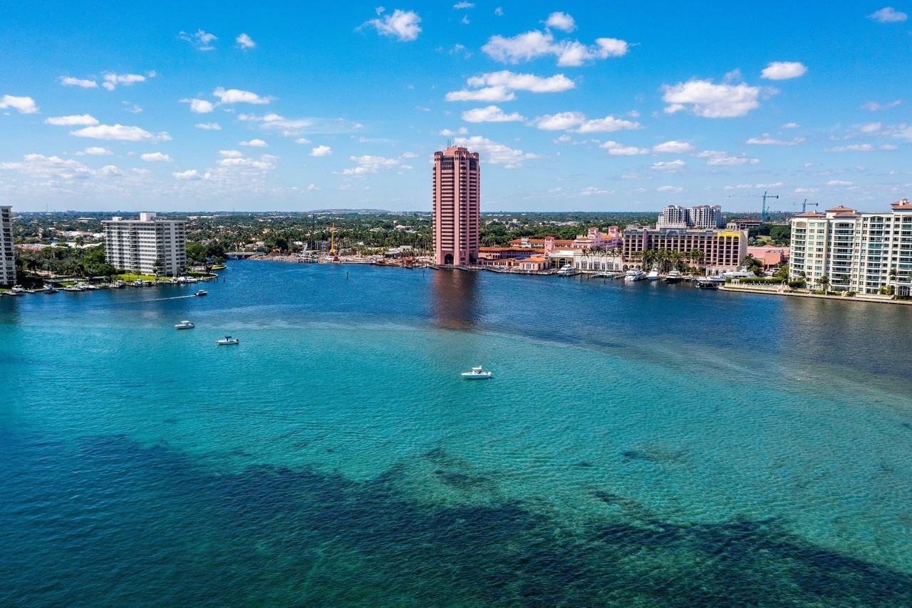 555 S Ocean Blvd #4 - Photo 6 of 39