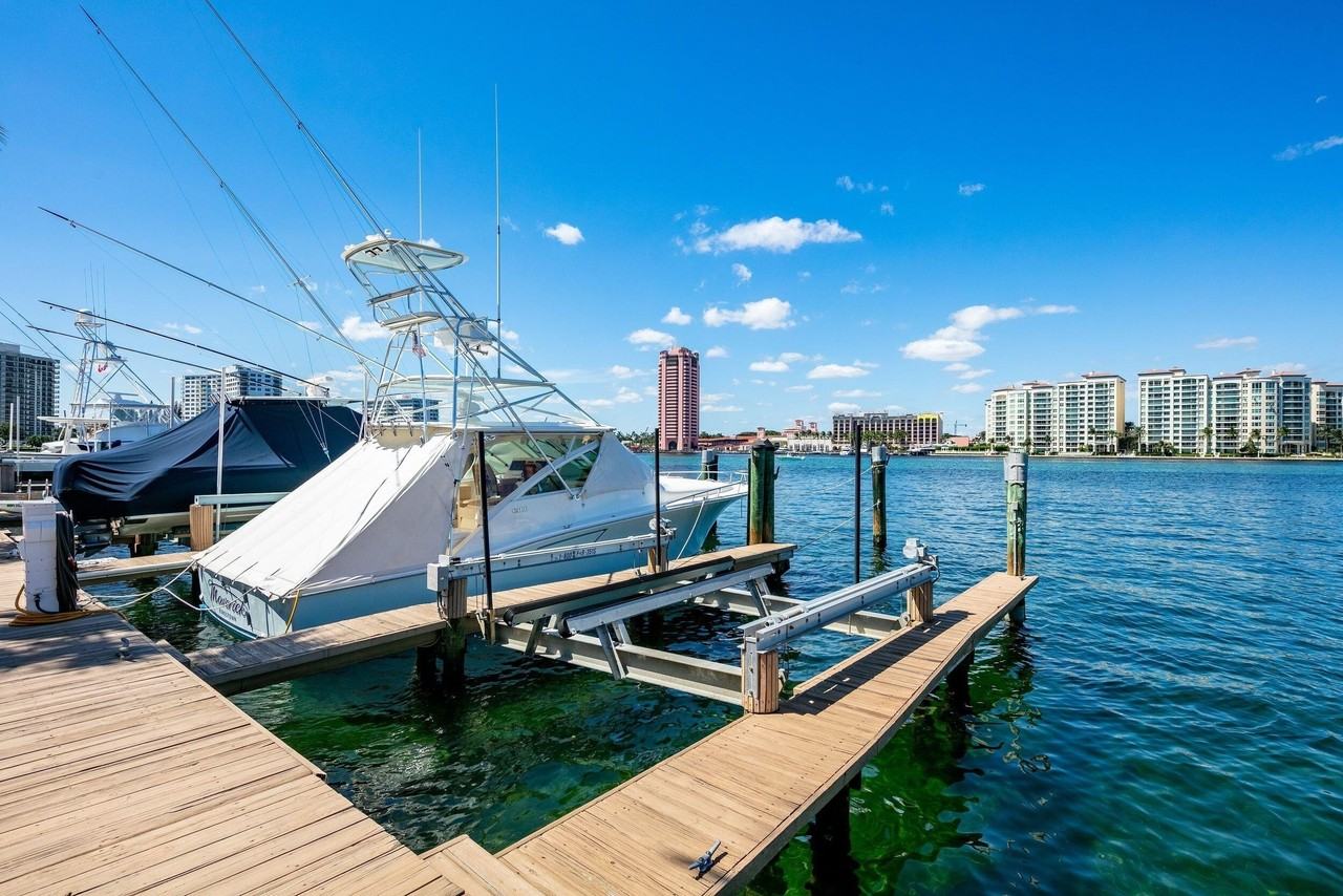 555 S Ocean Blvd #4 - Photo 7 of 39