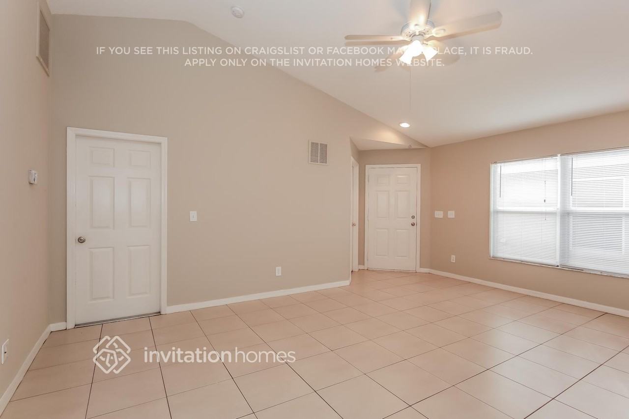 10353 Lakeside Vista Dr - Photo 3 of 17