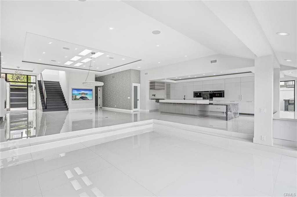 48 Drakes Bay Dr - Photo 2 of 8