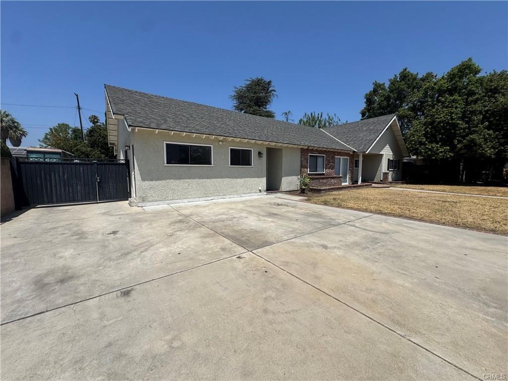 8547 Keokuk Ave - Photo 3 of 4