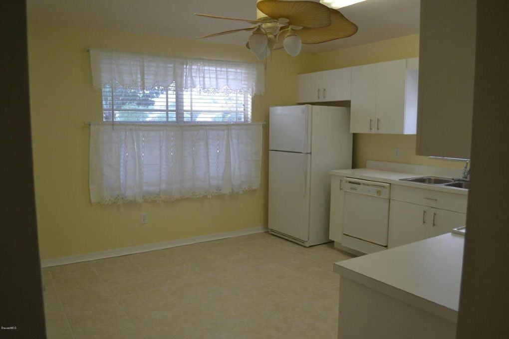 2542 Ventura Cir - Photo 2 of 17