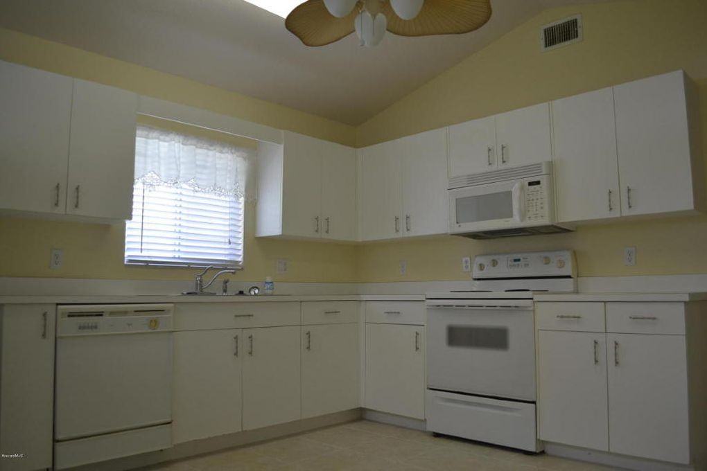 2542 Ventura Cir - Photo 3 of 17