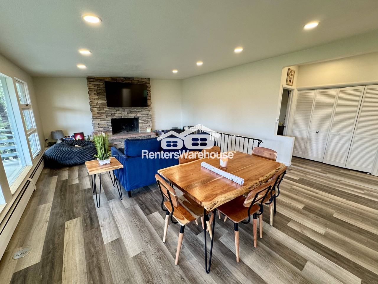 11922 Hillcrest Rd - Photo 2 of 45