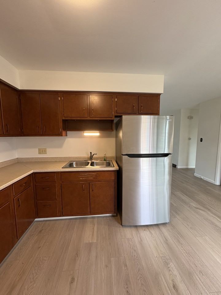 617 Broad Street - Photo 2 of 9