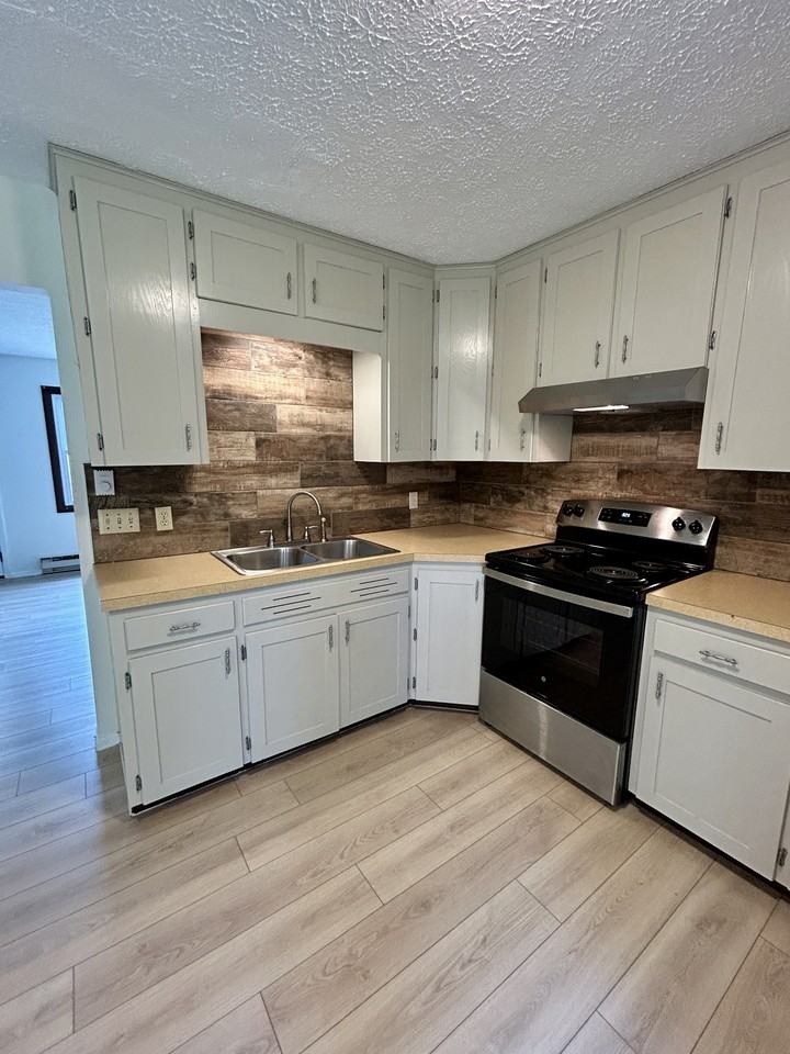 230 Lindale Avenue - Photo 2 of 14