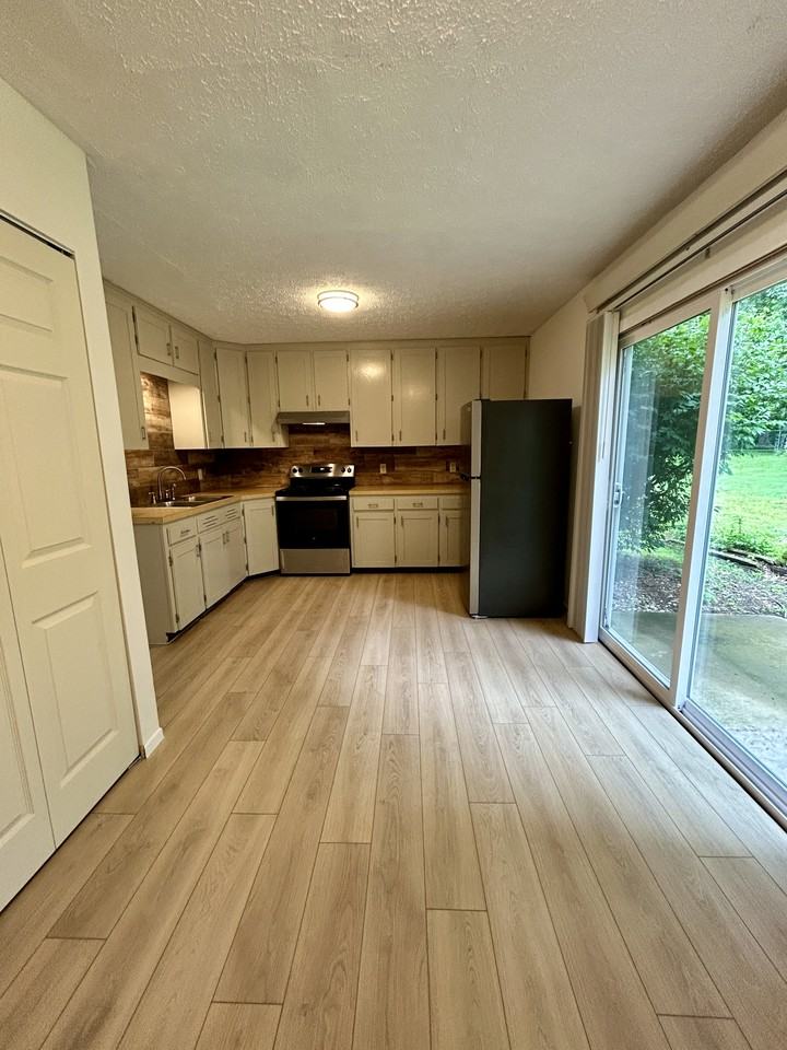 230 Lindale Avenue - Photo 3 of 14