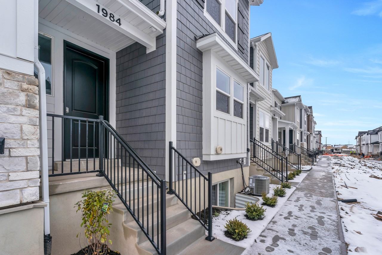 1984 N 4010 W - Photo 3 of 16