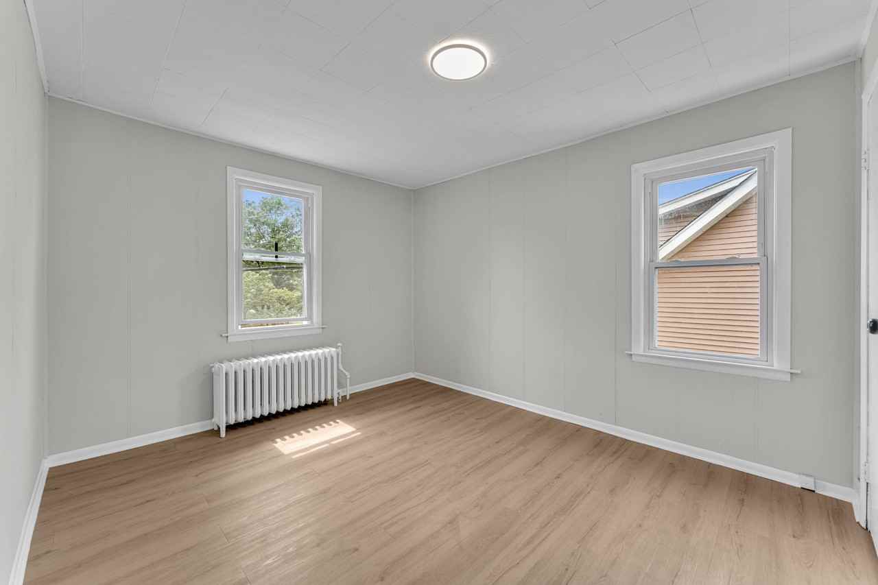 647 N Delaware St - Photo 3 of 38