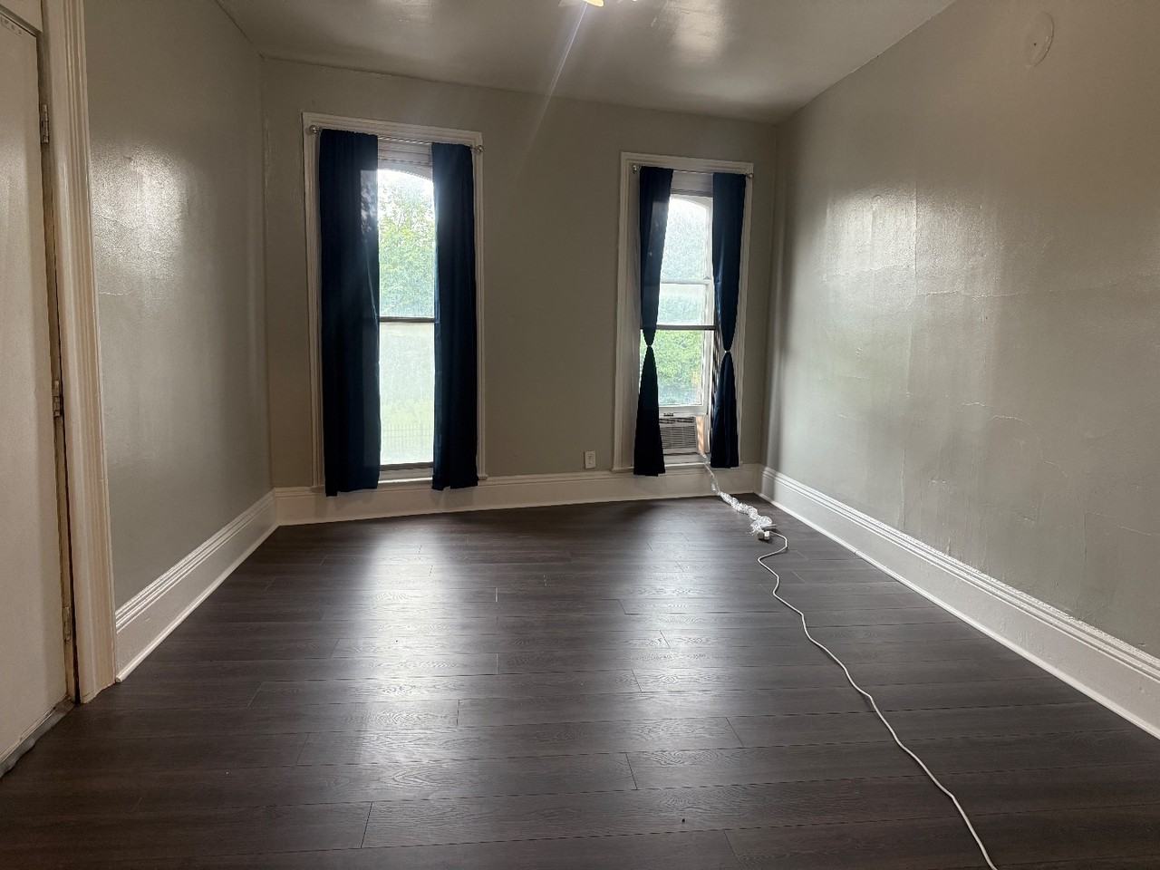 542 W Main St - Photo 2 of 9