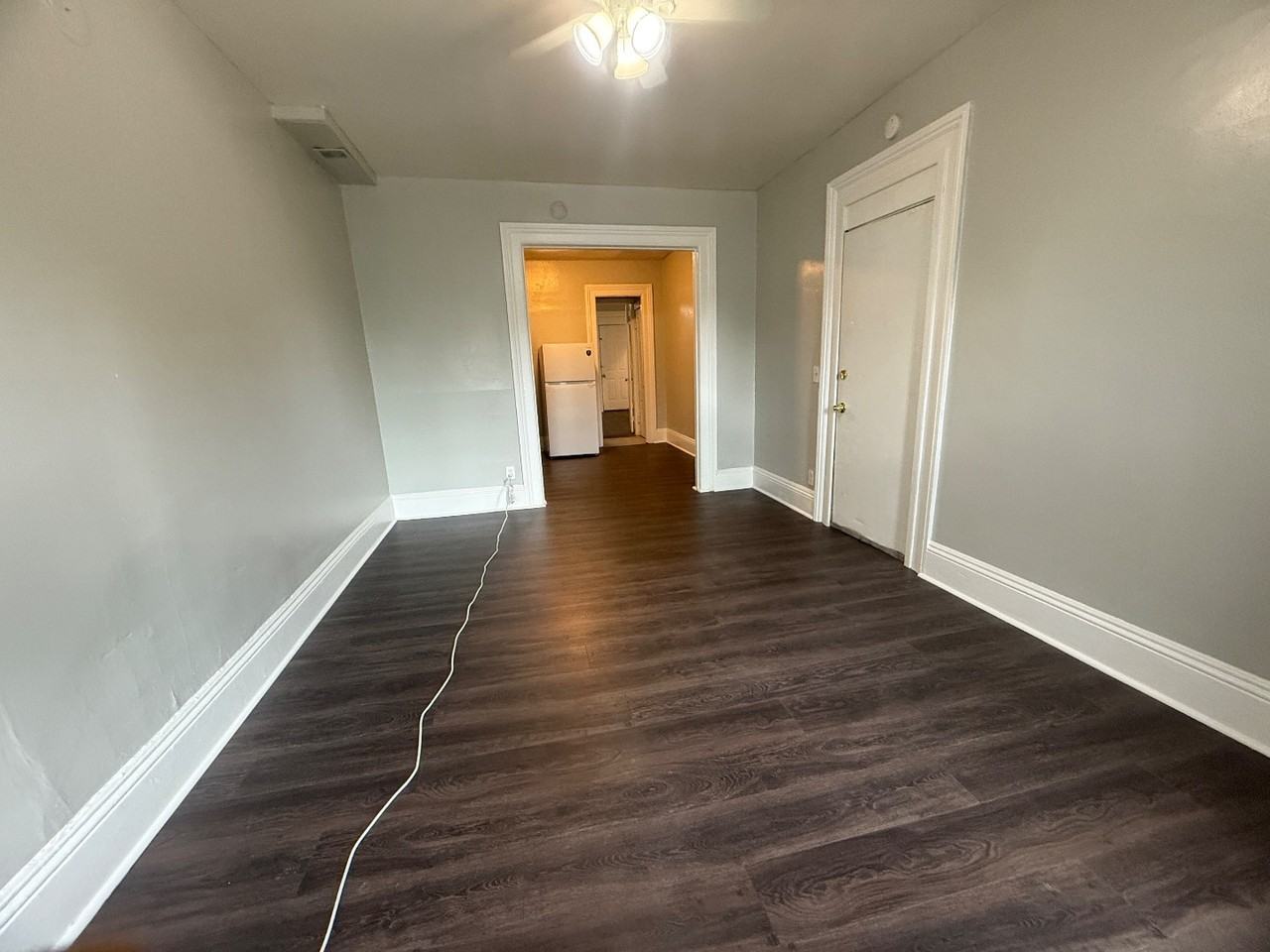 542 W Main St - Photo 3 of 9