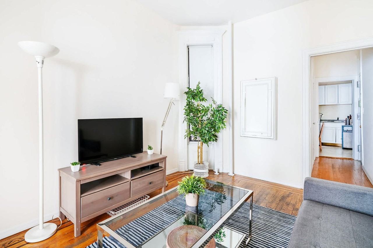 223 E 14th St #1021923P - Photo 6 of 21