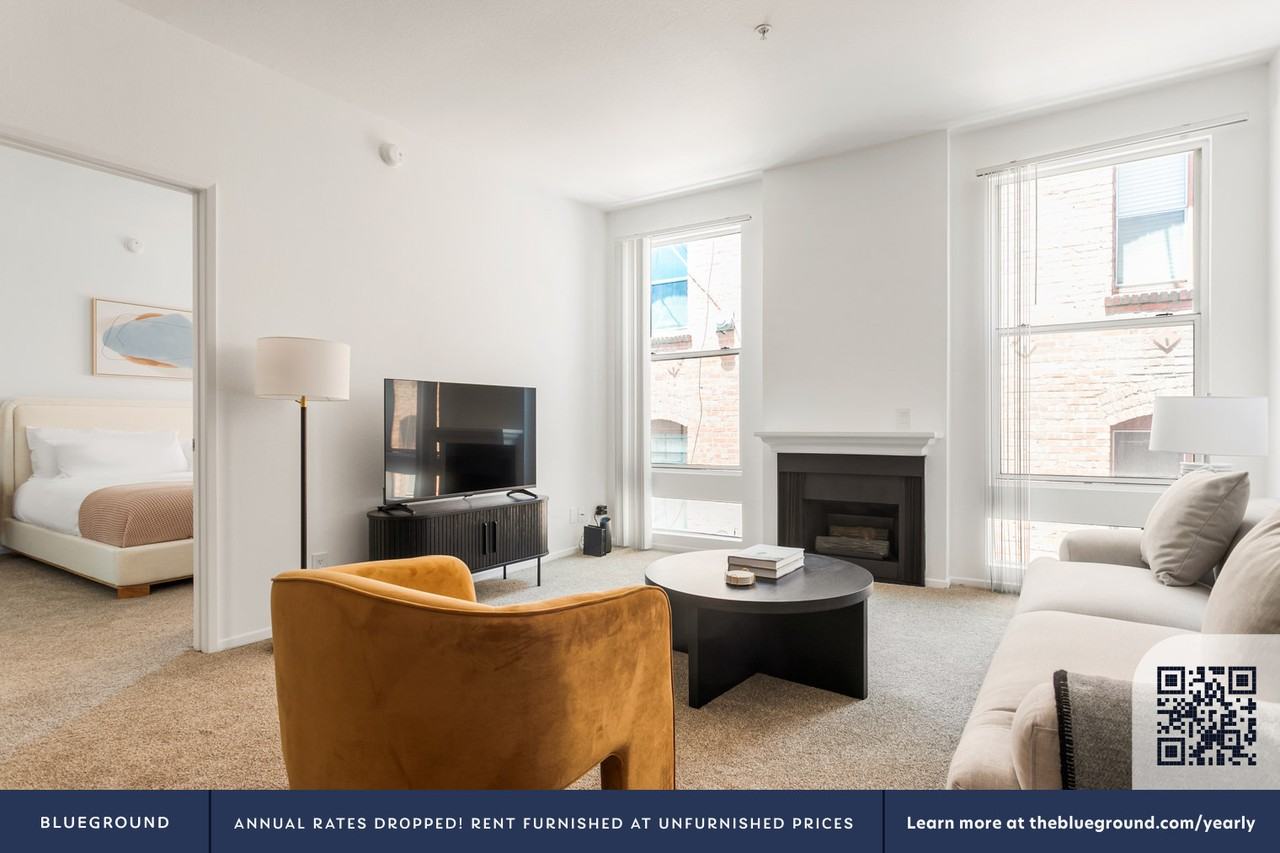 435 South Detroit Street - Photo 3 of 34