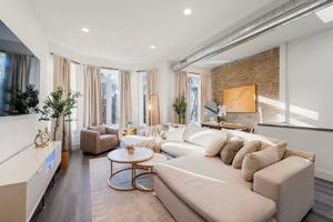 featured image of 1543 N Claremont Ave