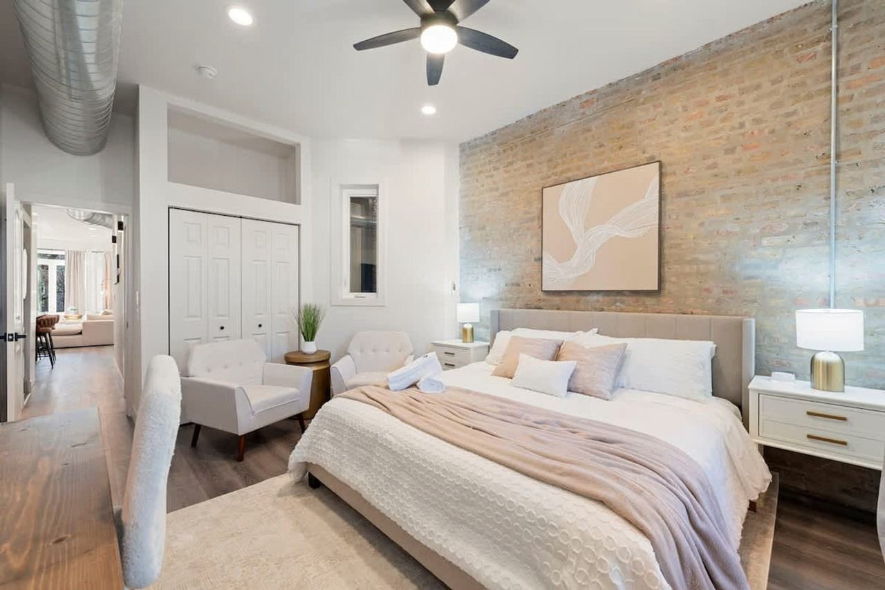 1543 N Claremont Ave #1244945P - Photo 7 of 43