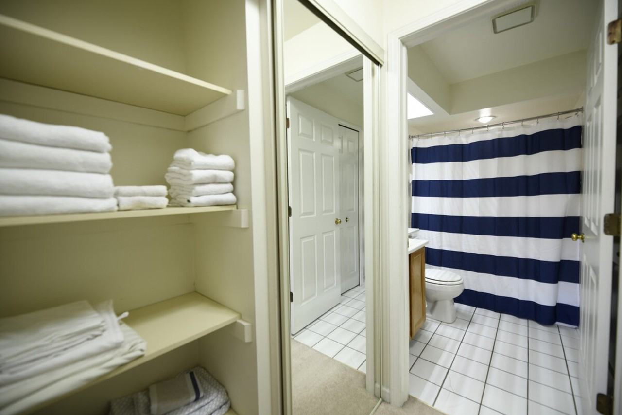 1719 Congress Ave #1253094P - Photo 3 of 8