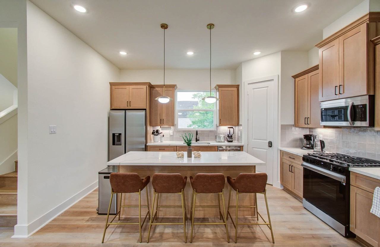 3311 Daphne St #1255369P - Photo 5 of 32