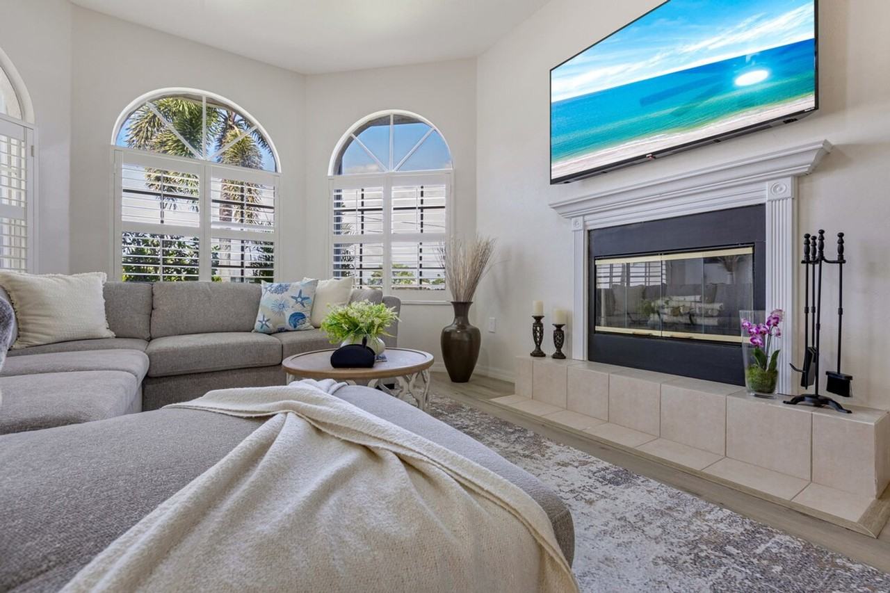 533 Se 21st Ave #1255500P - Photo 3 of 50