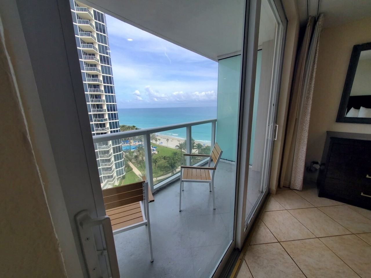 19201 Collins Ave #1255505P - Photo 7 of 39