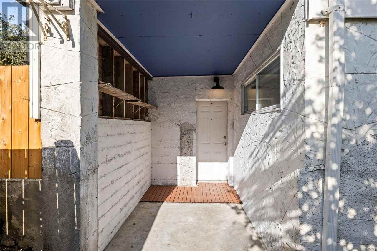 425 Wharton Street - Photo 2 of 11