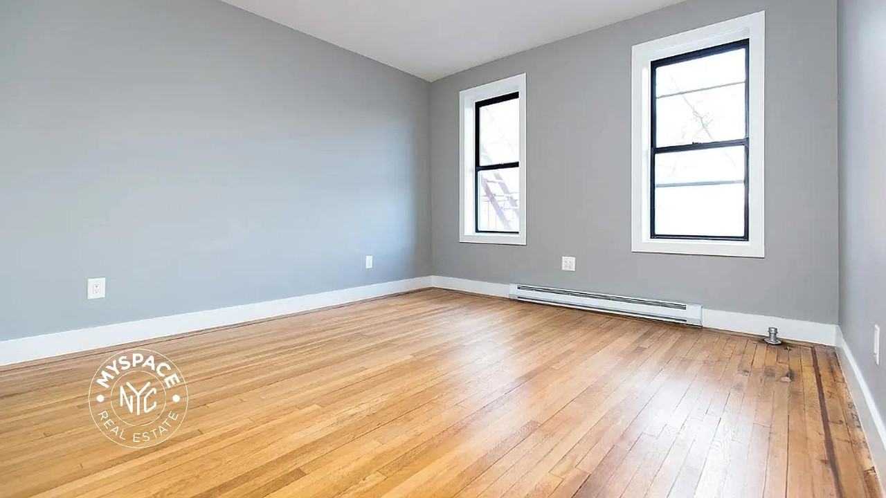 92 E 53rd St #1A - Photo 2 of 5