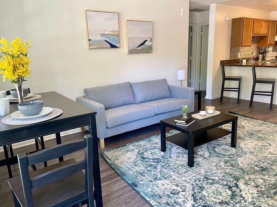 816 West 41st Street #A - Photo 4 of 9