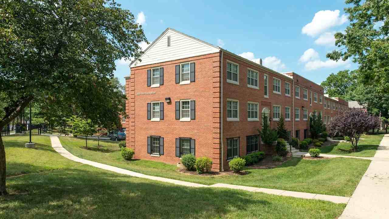 Mayfair Mansions III - Photo 5 of 27