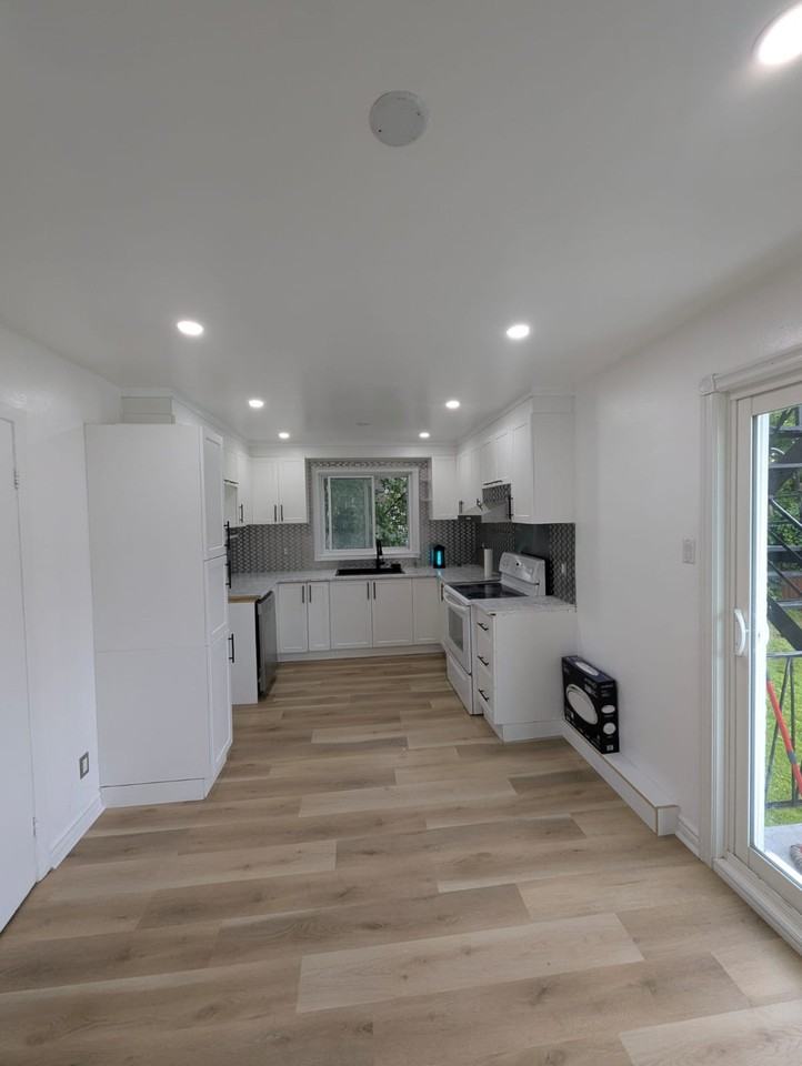 2640 Rue D'Avignon - Photo 2 of 8