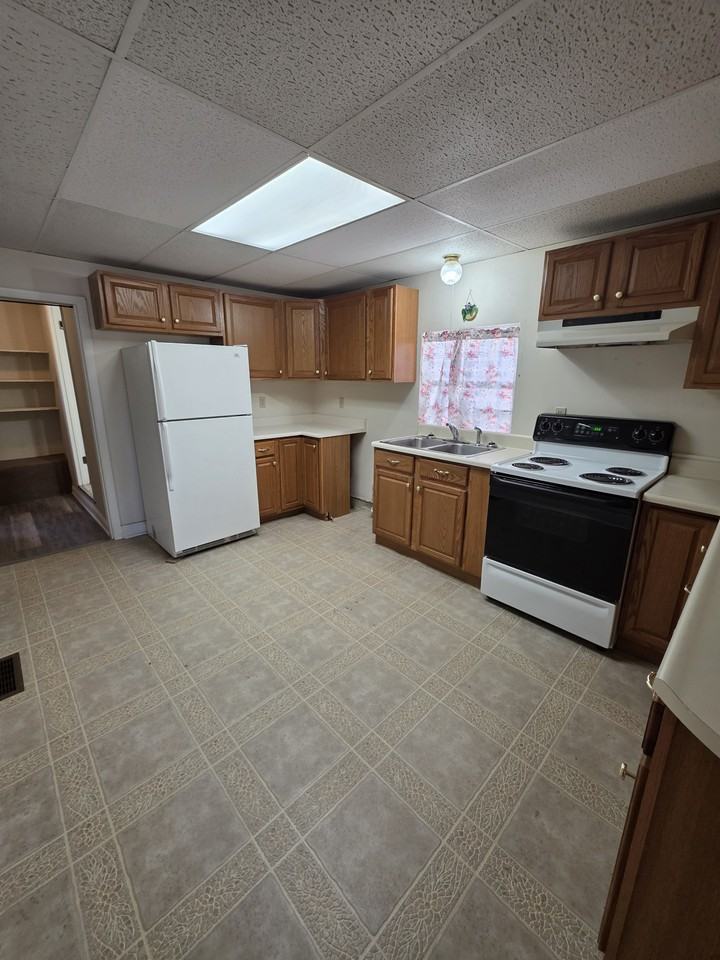 24 Kister Street - Photo 3 of 18