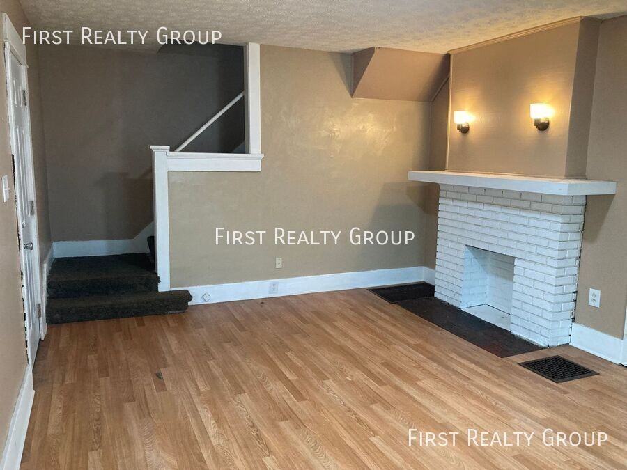 1208 Kammer Ave - Photo 2 of 9