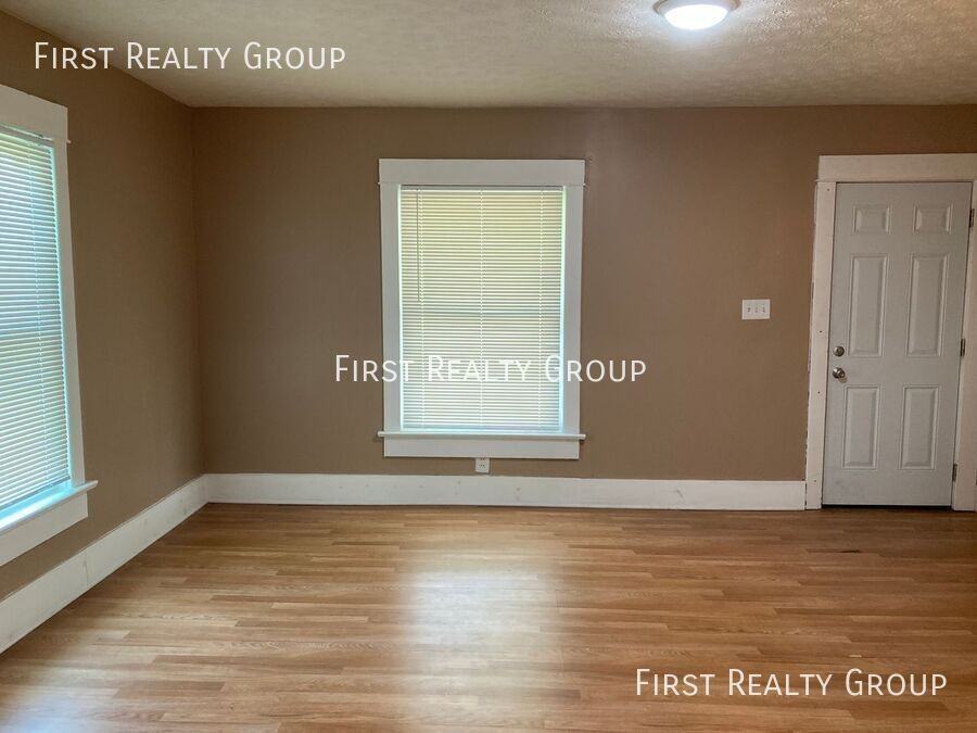 1208 Kammer Ave - Photo 3 of 9