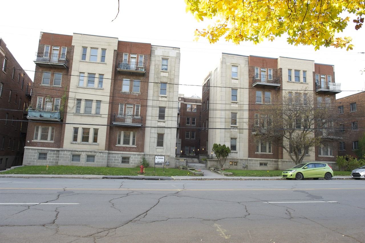 Plaza Court - Photo 2 of 5