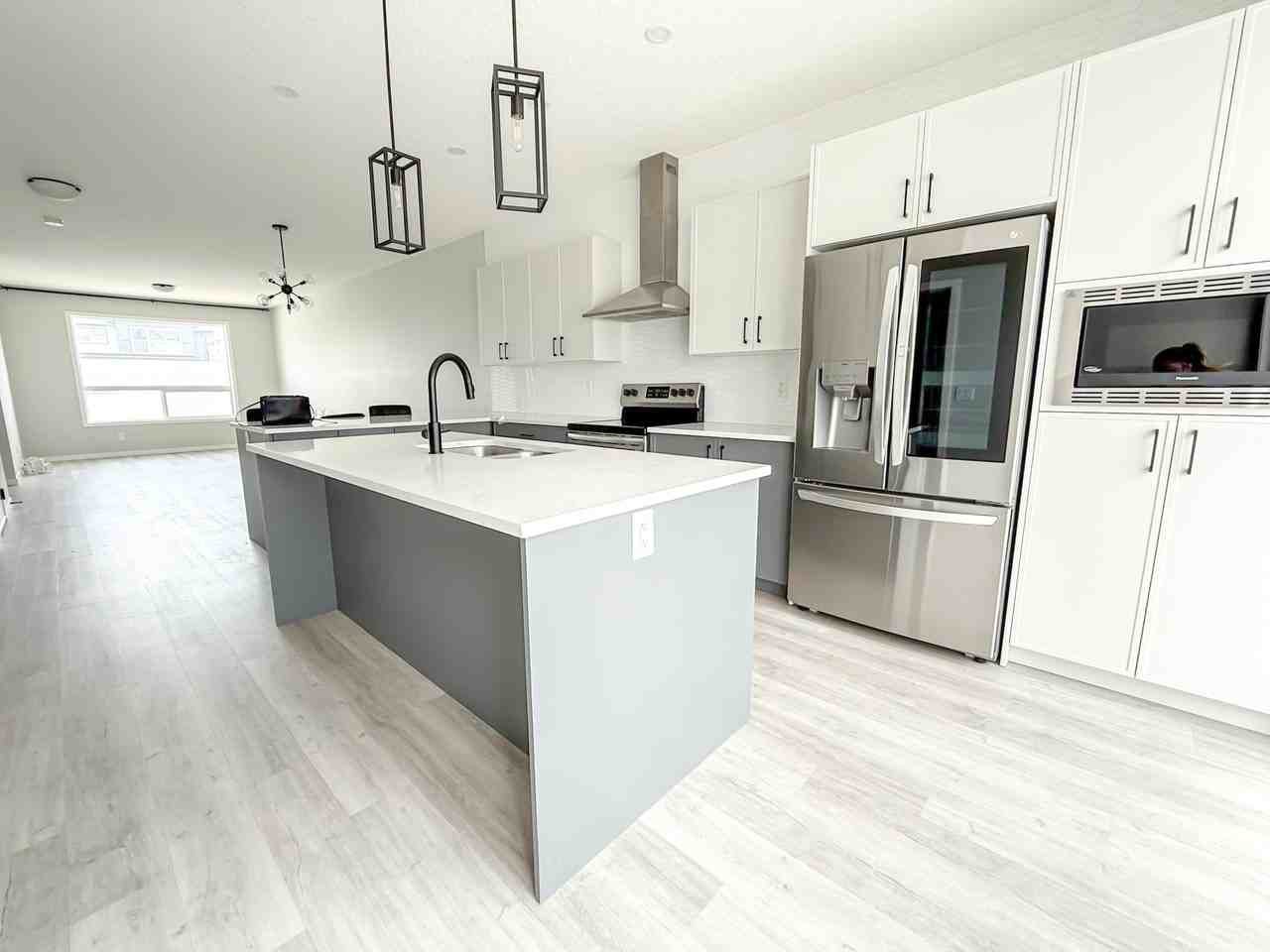 1110 Copperfield Blvd Se - Photo 3 of 17