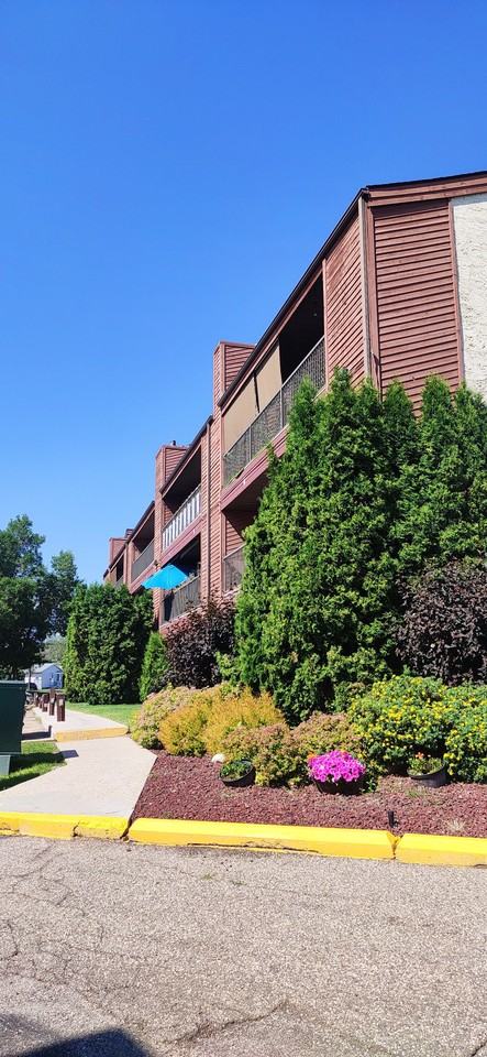 3308 33rd Street West #220 - Photo 2 of 48