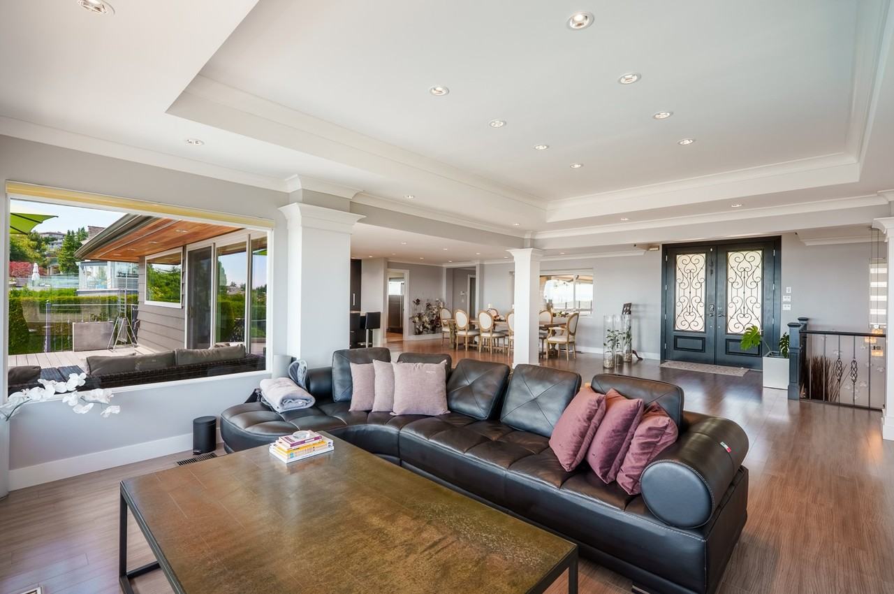 Sandhurst Place - Photo 5 of 29