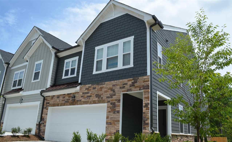 2002 Chipley Dr - Photo 2 of 15