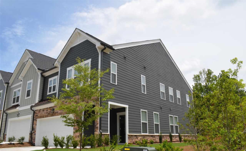 2002 Chipley Dr - Photo 3 of 15