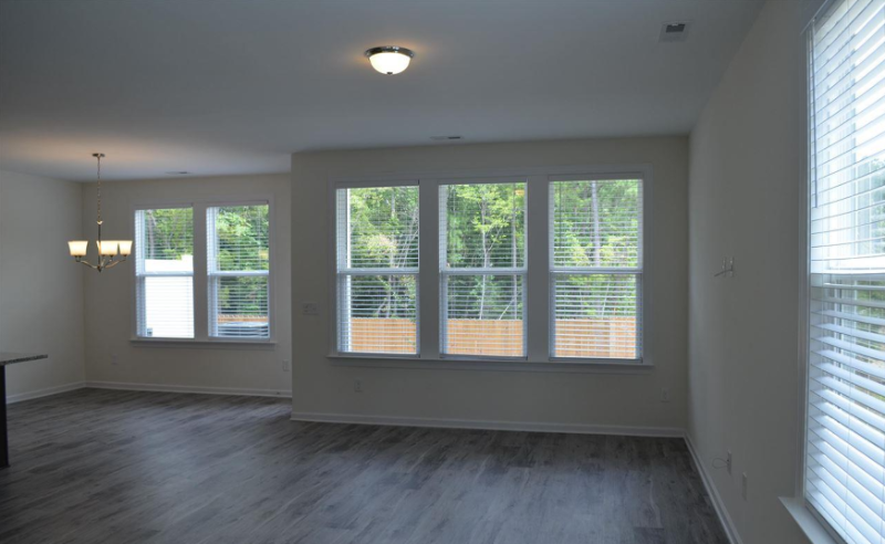 2002 Chipley Dr - Photo 5 of 15