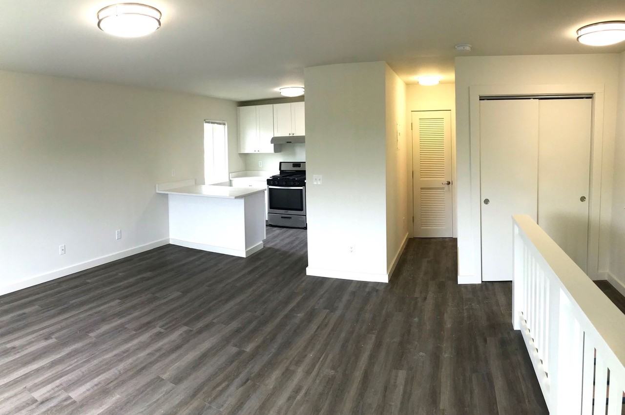 240 LB Elmwood - Photo 3 of 17