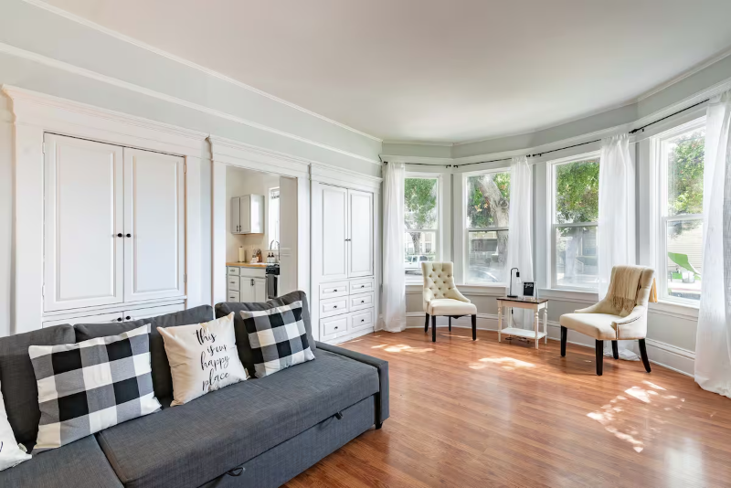 321 S Orange Ave #B - Photo 2 of 12