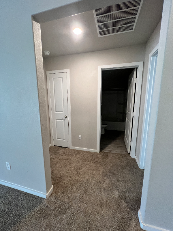 7426 29th St - Photo 6 of 21