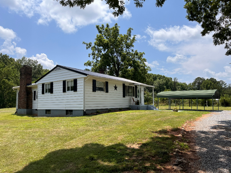 1078 Heirloom Rd - Photo 3 of 13