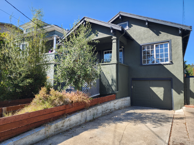 1920 E 24th St - Photo 2 of 20