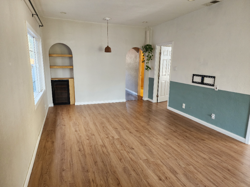 1920 E 24th St - Photo 3 of 20